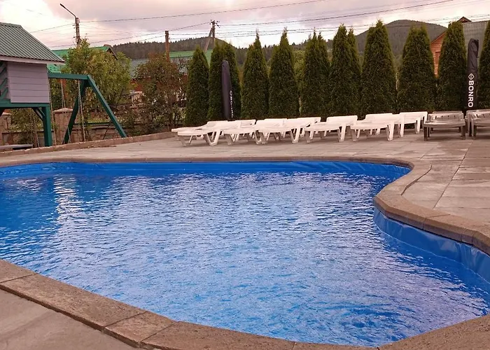 янчар номер студiо з басейном Apartment Mykulychyn